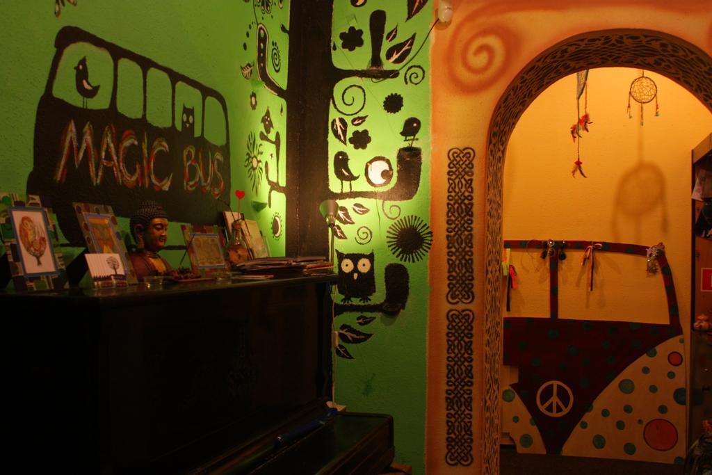 Magic Bus Kiev Hostel Exterior foto